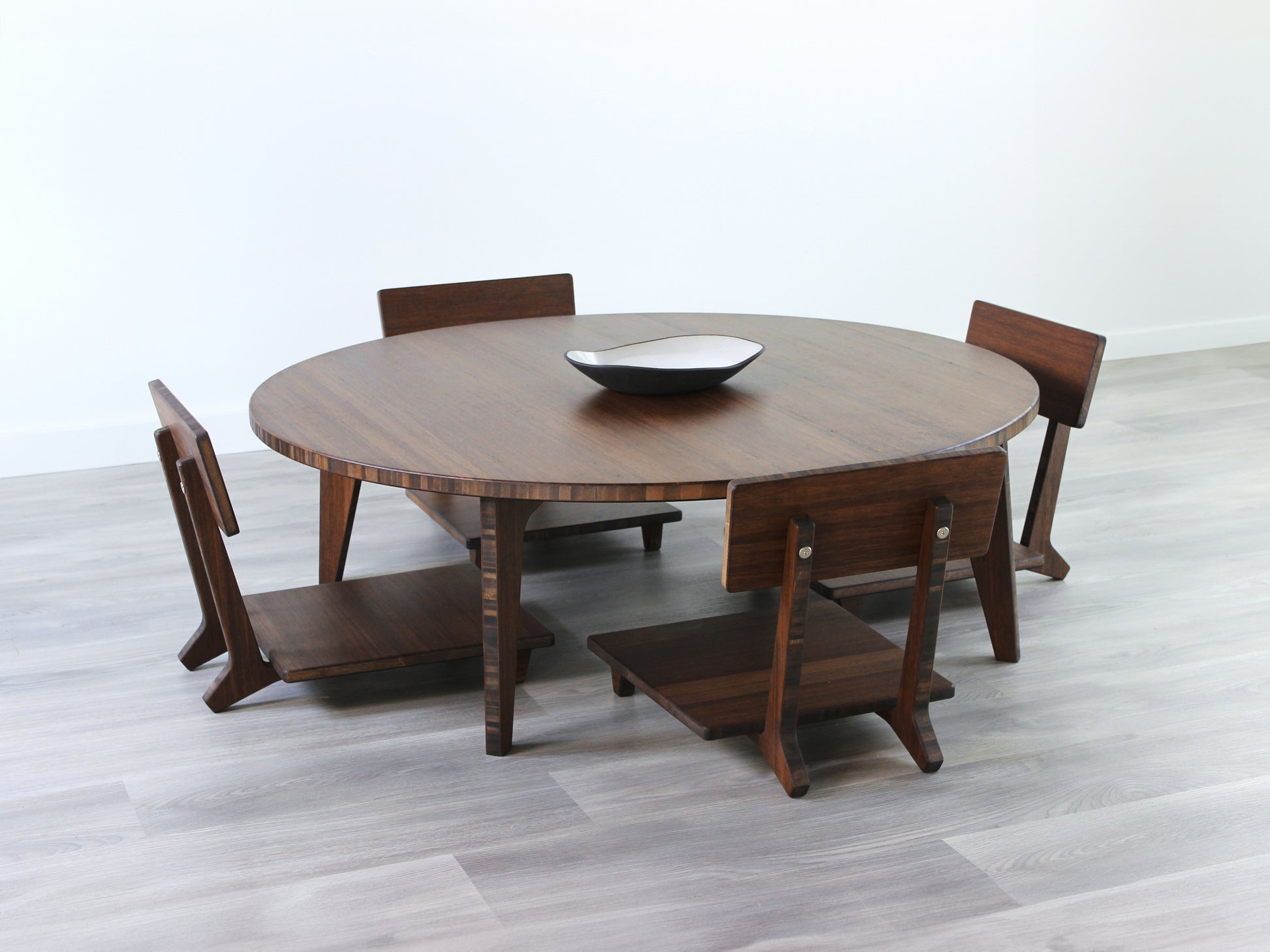 low dining table
low table
mid century
minimalist
minimalist table
coffee table
round table
tatami
walnut stain
floor chair with back
