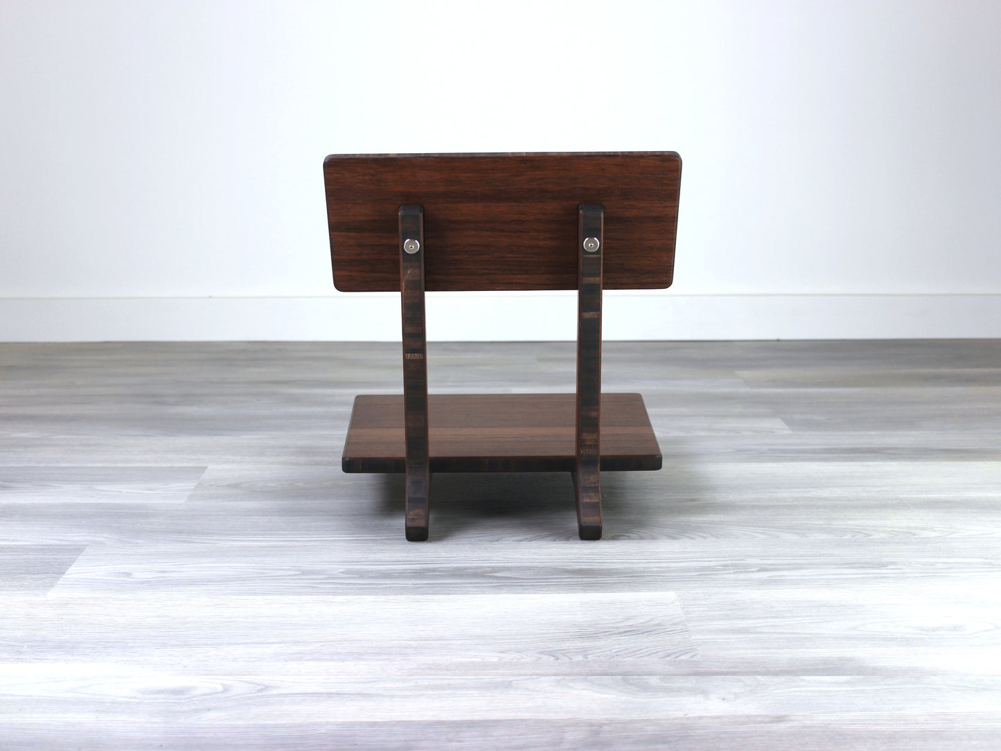 Sustainable walnut bamboo floor chair with ergonomic backrest, suitable for meditation, Kotatsu setups, and mid-century modern decor.

floor chair
chabudai
contemporary
low seating 
floor chair with back 
ergonomic 
posture support