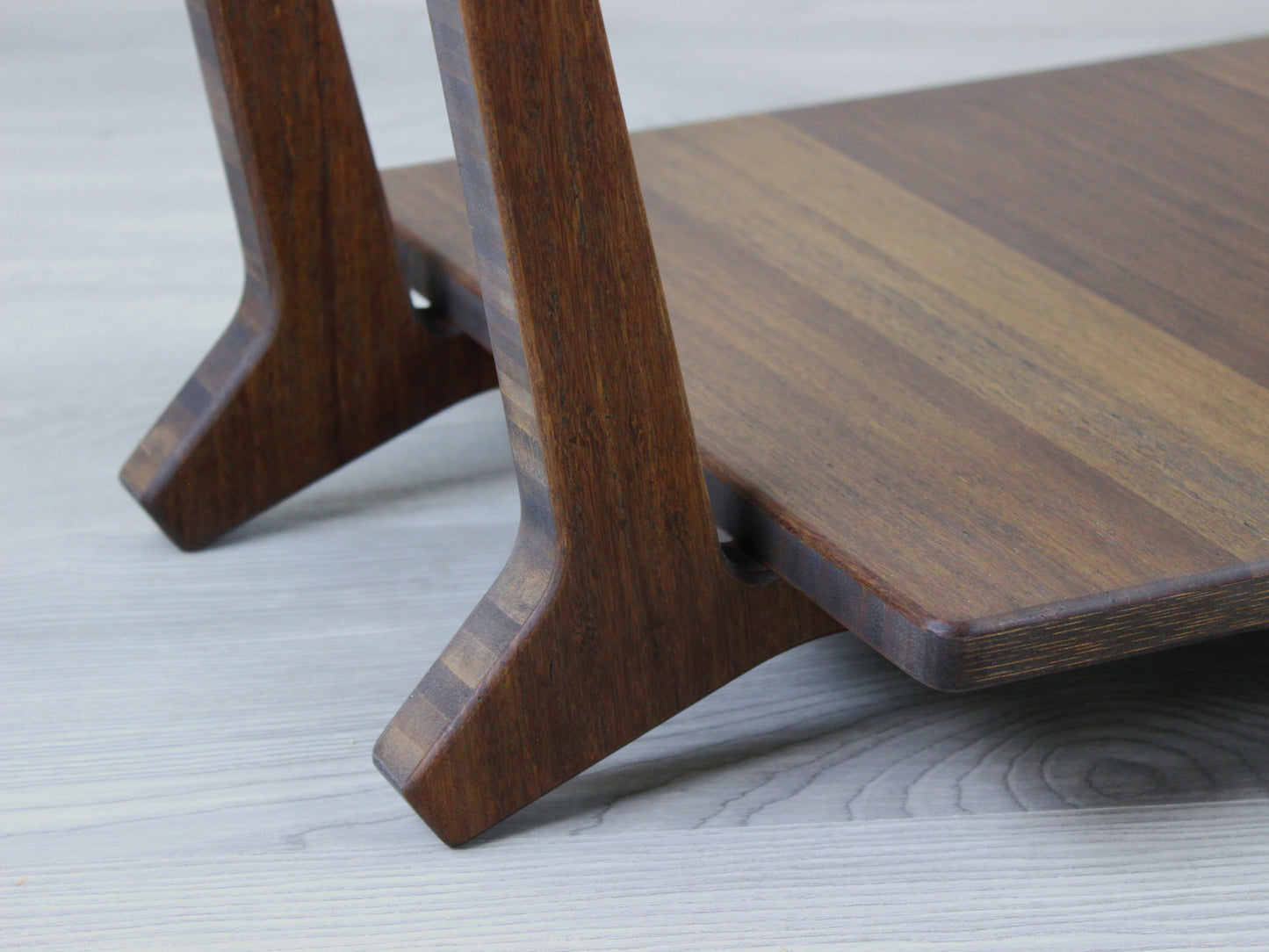 Sustainable walnut bamboo floor chair with ergonomic backrest, suitable for meditation, Kotatsu setups, and mid-century modern decor.

floor chair
chabudai
contemporary
low seating 
floor chair with back 
ergonomic 
posture support